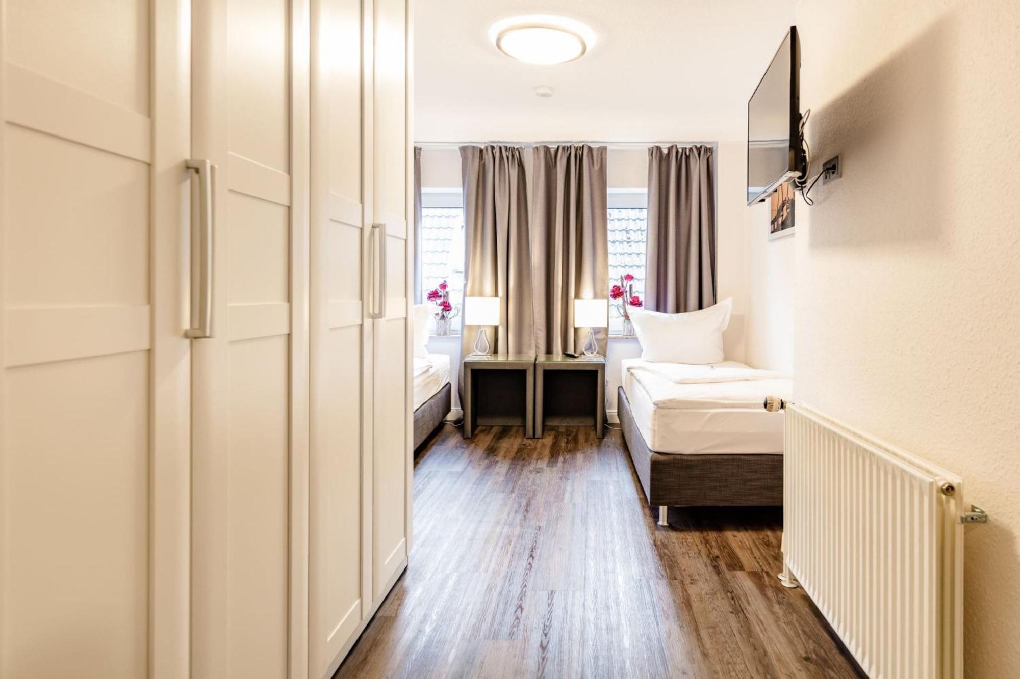 Hotel Zum Zeppelin Hamburg Ruang foto